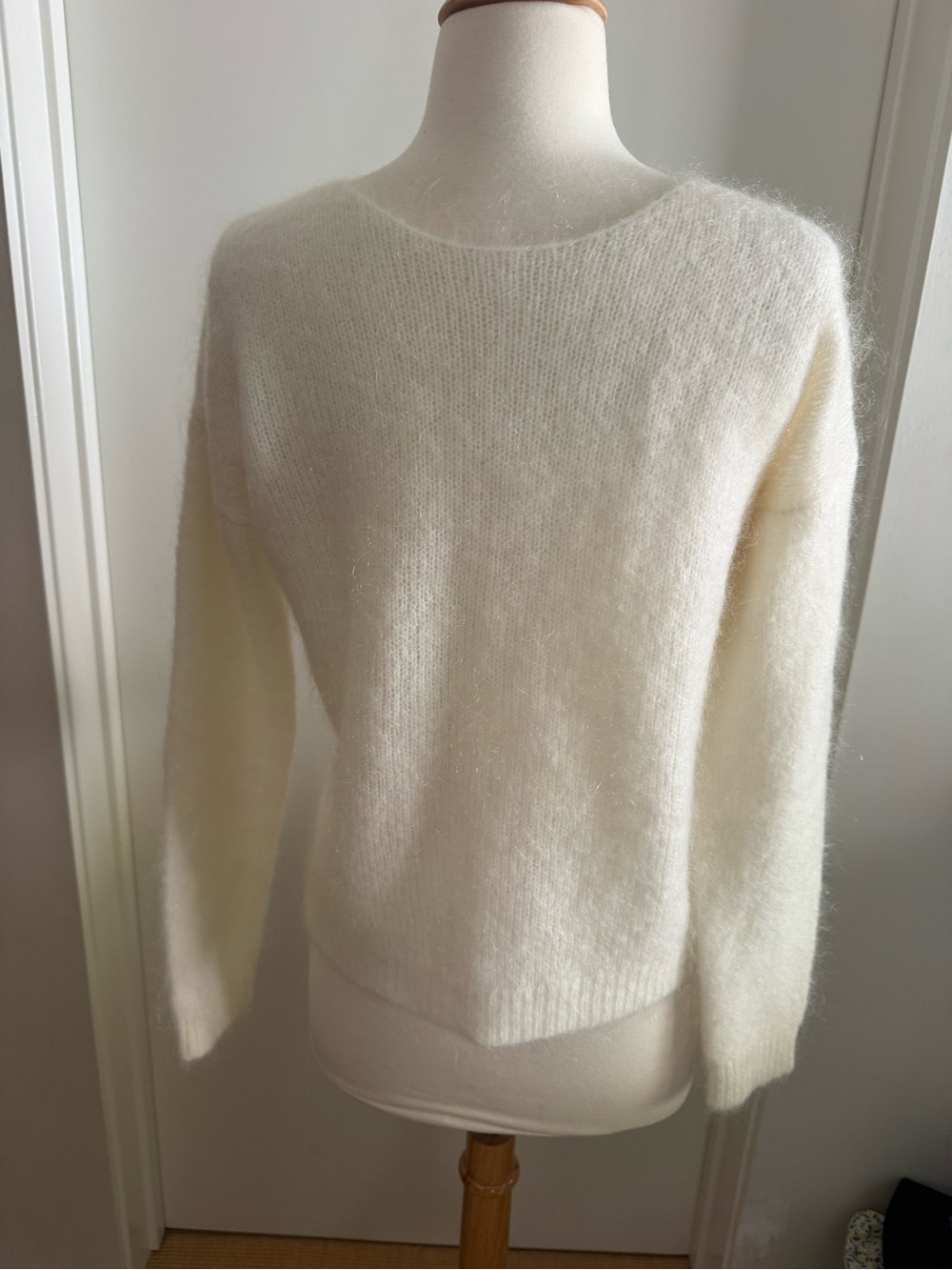 Sezane Cream Lace-Trim V-Neck Cardigan - Picture 3 of 8